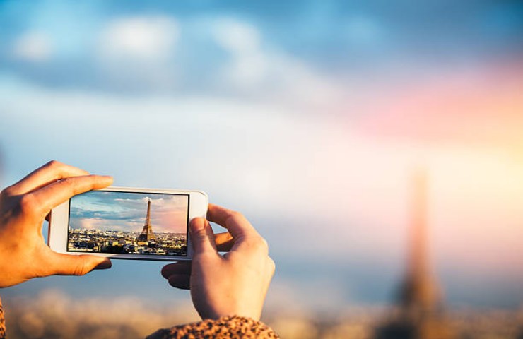 Foto col cellulare alla Torre Eiffel