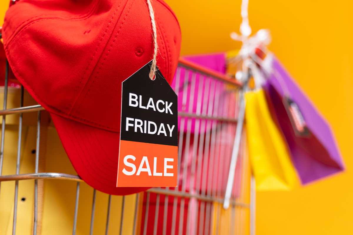 Un carrello con il Black Friday