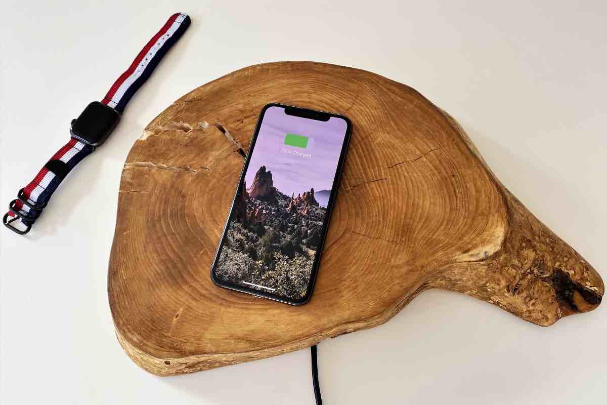 Come usare un Samsung per poter caricare la batteria dell'iPhone